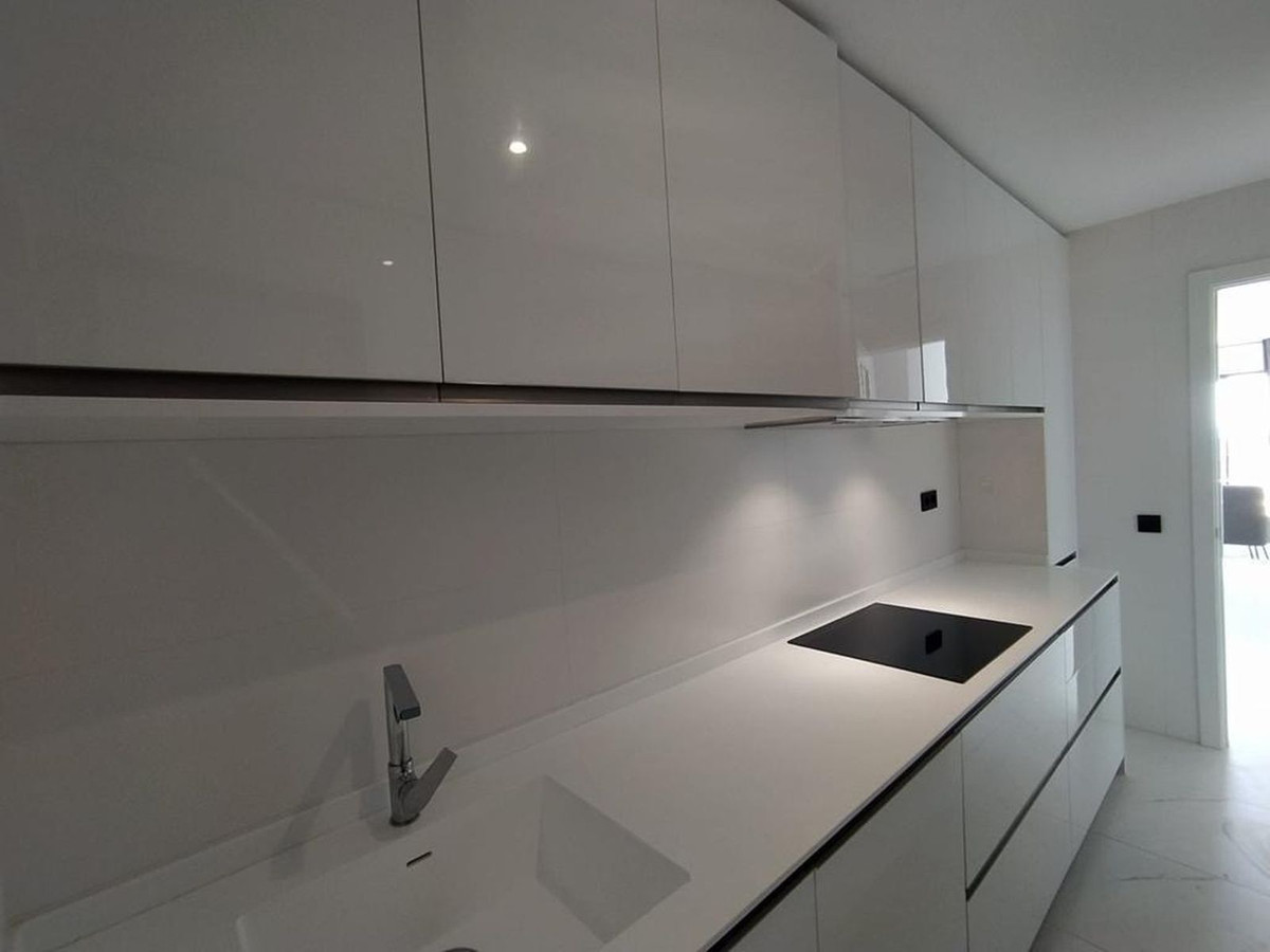 2 Bed Apartment for sale in Estepona Costa Del Sol, Málaga, Spain