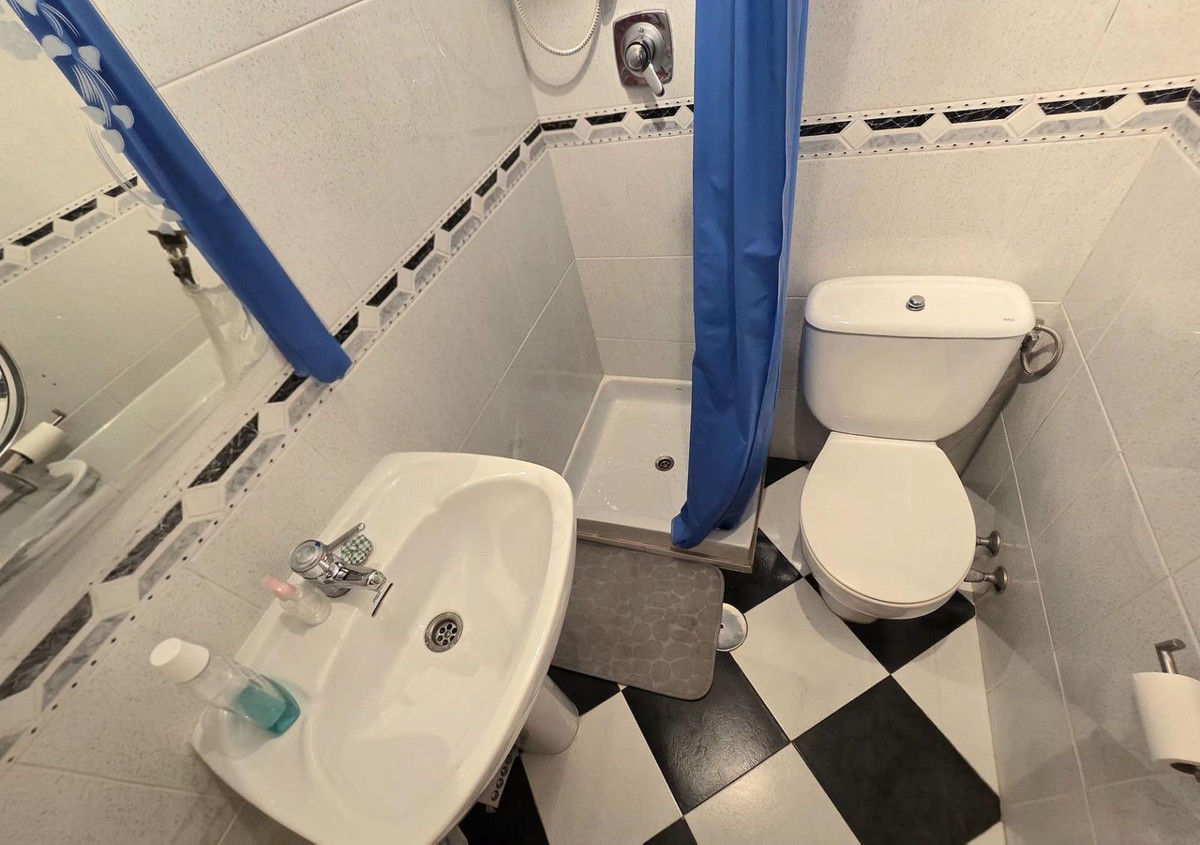 Se vende Apartamento Planta Media de 3 dormitorios en Costa Del Sol, Málaga, España