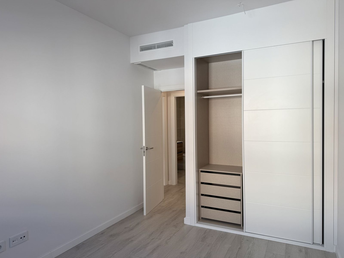 Se vende Apartamento Planta Media de 2 dormitorios en Costa Del Sol, Málaga, España