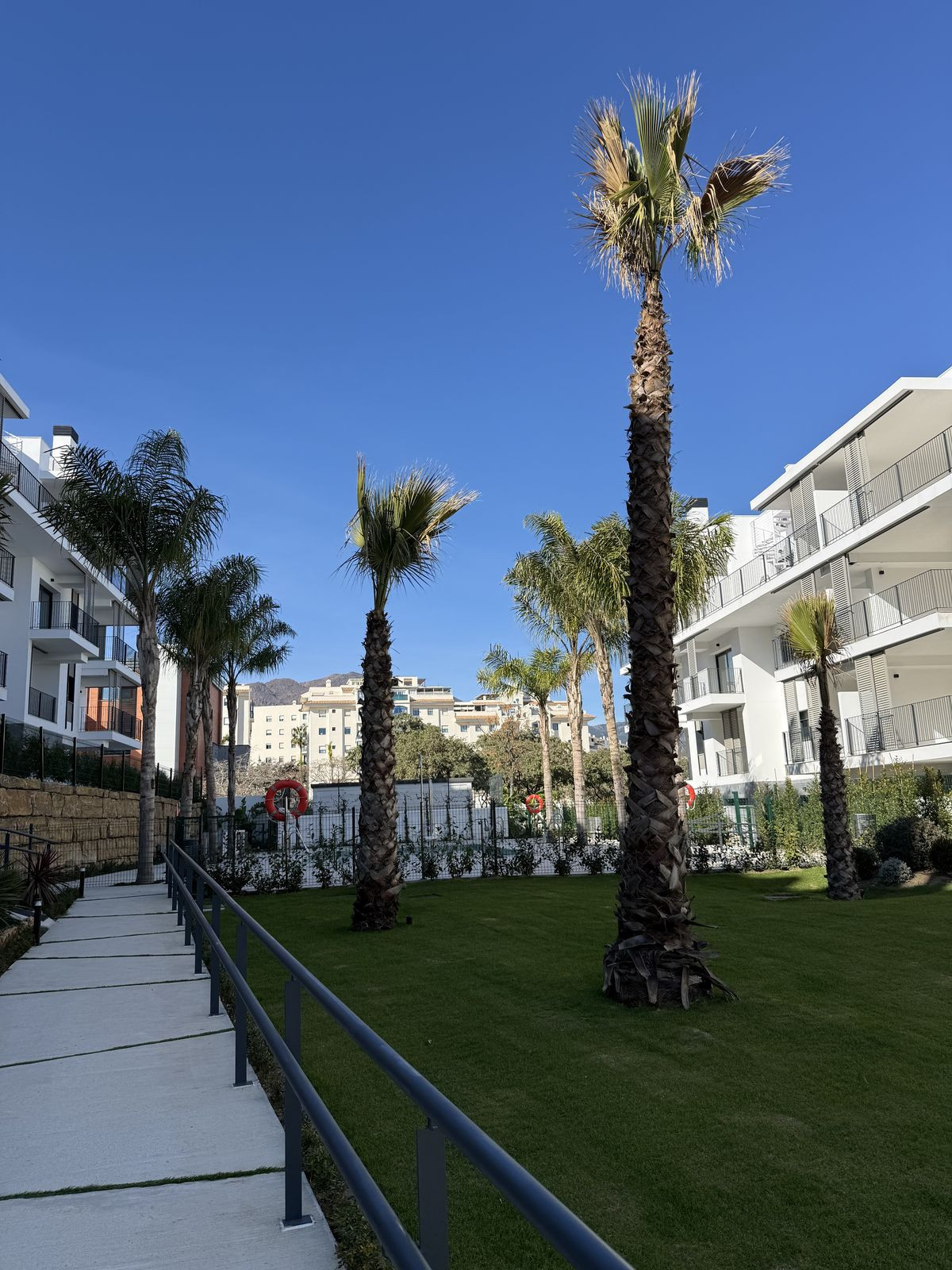 Se vende Apartamento Planta Media de 2 dormitorios en Costa Del Sol, Málaga, España