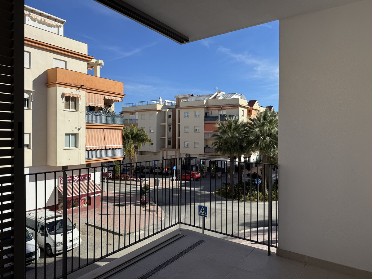 Se vende Apartamento Planta Media de 2 dormitorios en Costa Del Sol, Málaga, España