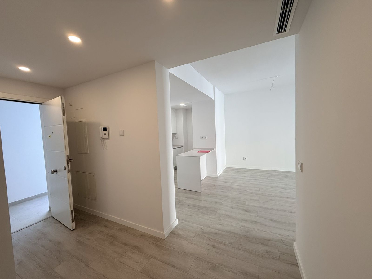 Se vende Apartamento Planta Media de 2 dormitorios en Costa Del Sol, Málaga, España