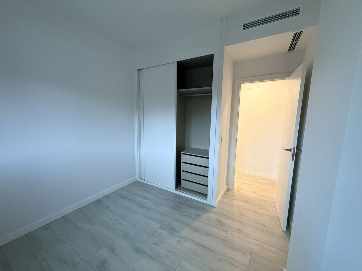 Se vende Apartamento Planta Media de 3 dormitorios en Costa Del Sol, Málaga, España