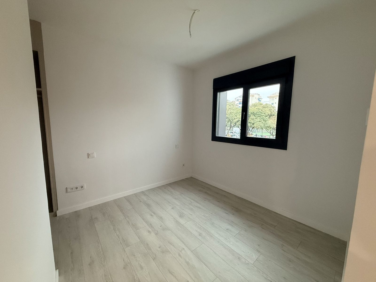 Se vende Apartamento Planta Media de 3 dormitorios en Costa Del Sol, Málaga, España