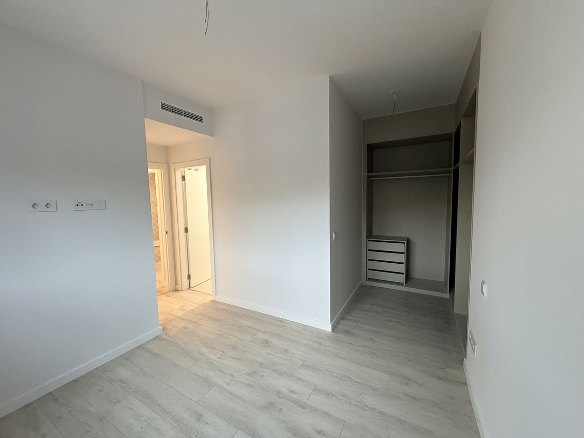 Se vende Apartamento Planta Media de 3 dormitorios en Costa Del Sol, Málaga, España