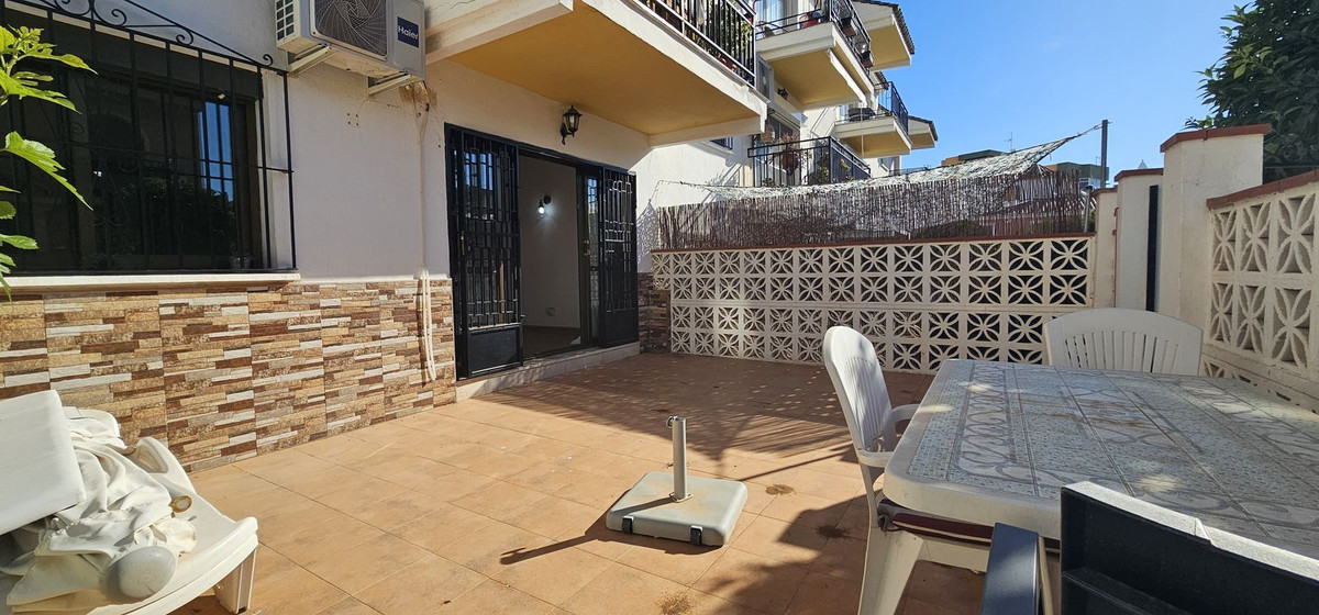 Se vende Apartamento Planta Baja de 2 dormitorios en Costa Del Sol, Málaga, España