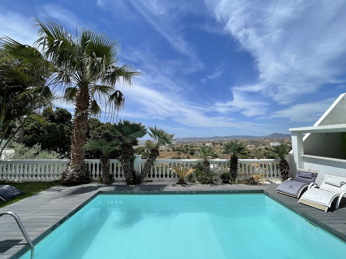 Se vende Villa - Chalet de 6 dormitorios en Costa Del Sol, Málaga, España
