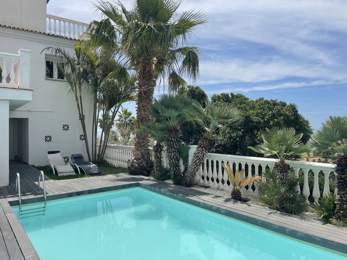 Se vende Villa - Chalet de 6 dormitorios en Costa Del Sol, Málaga, España