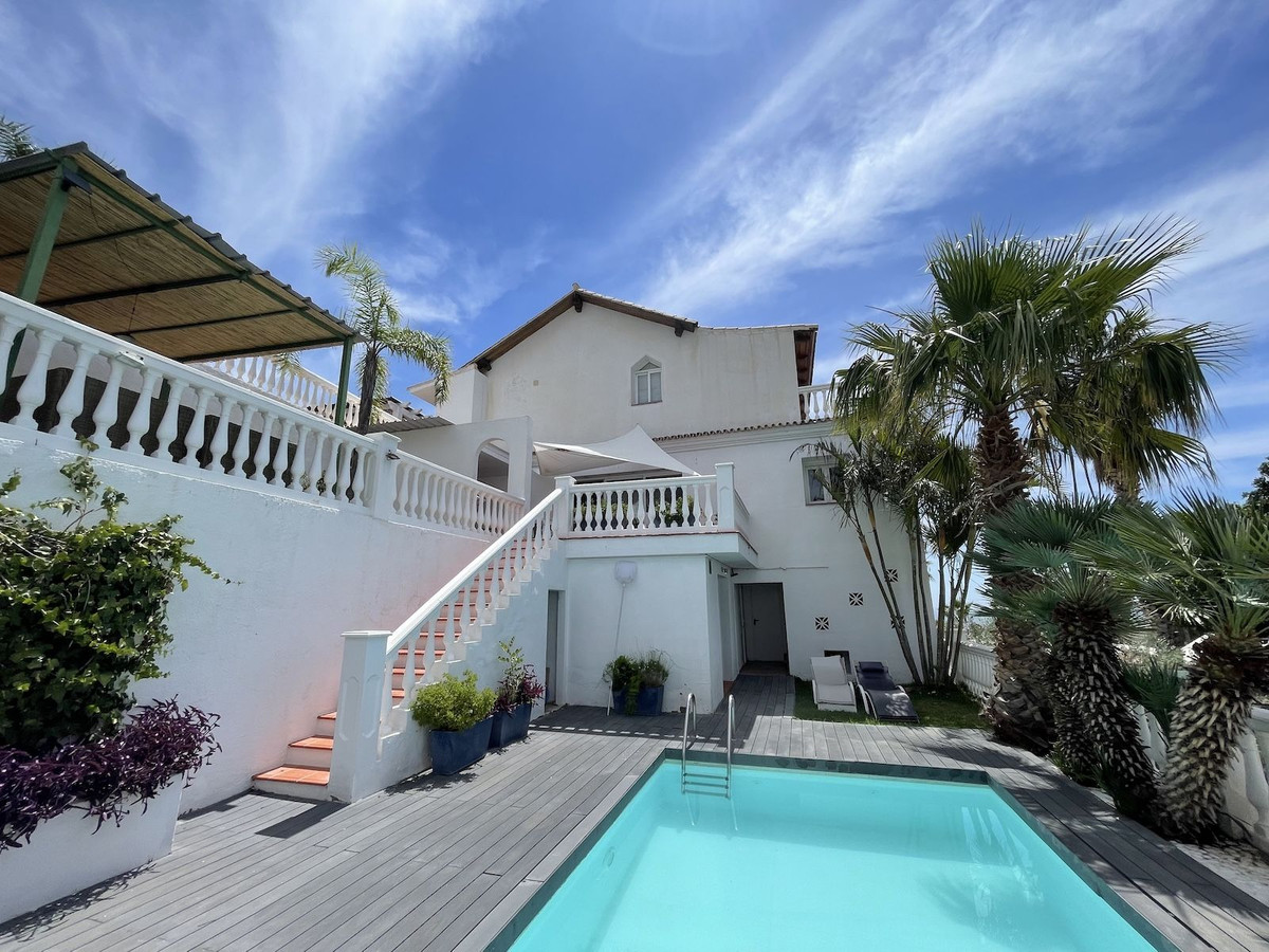Se vende Villa - Chalet de 6 dormitorios en Costa Del Sol, Málaga, España