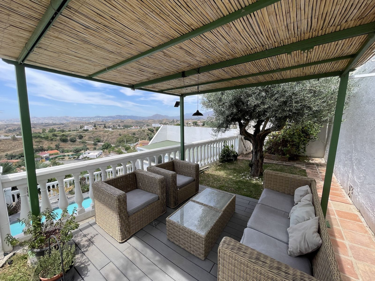 Se vende Villa - Chalet de 6 dormitorios en Costa Del Sol, Málaga, España