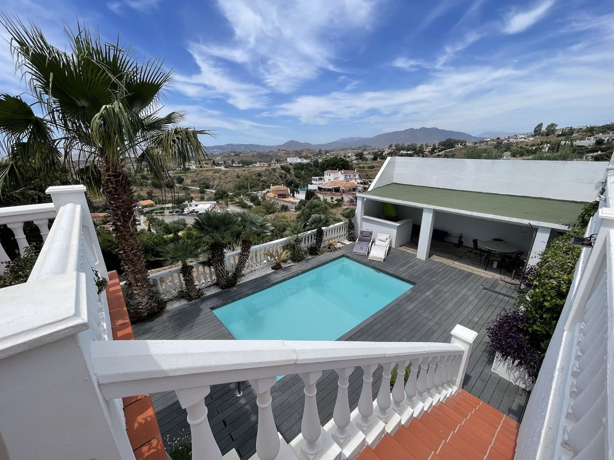 Se vende Villa - Chalet de 6 dormitorios en Costa Del Sol, Málaga, España