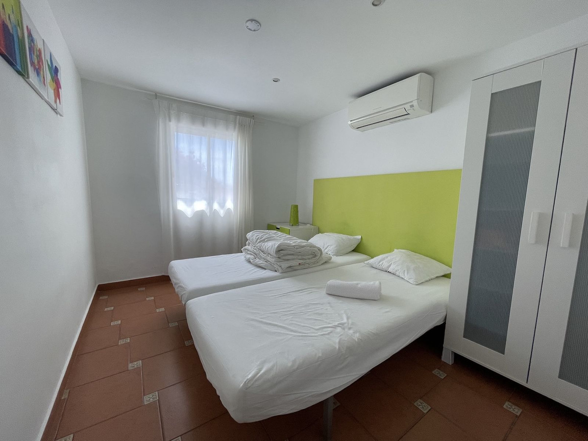 Se vende Villa - Chalet de 6 dormitorios en Costa Del Sol, Málaga, España
