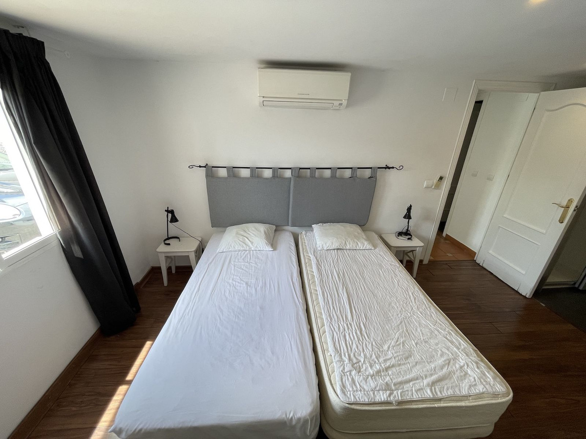 Se vende Villa - Chalet de 6 dormitorios en Costa Del Sol, Málaga, España