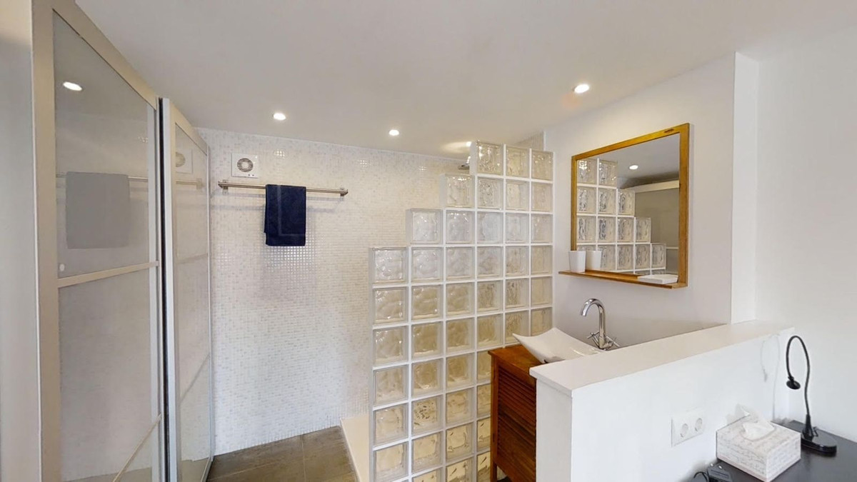 Se vende Villa - Chalet de 6 dormitorios en Costa Del Sol, Málaga, España