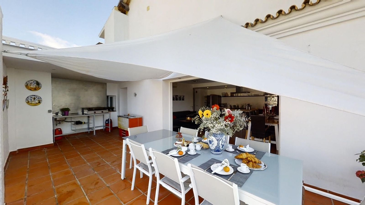 Se vende Villa - Chalet de 6 dormitorios en Costa Del Sol, Málaga, España