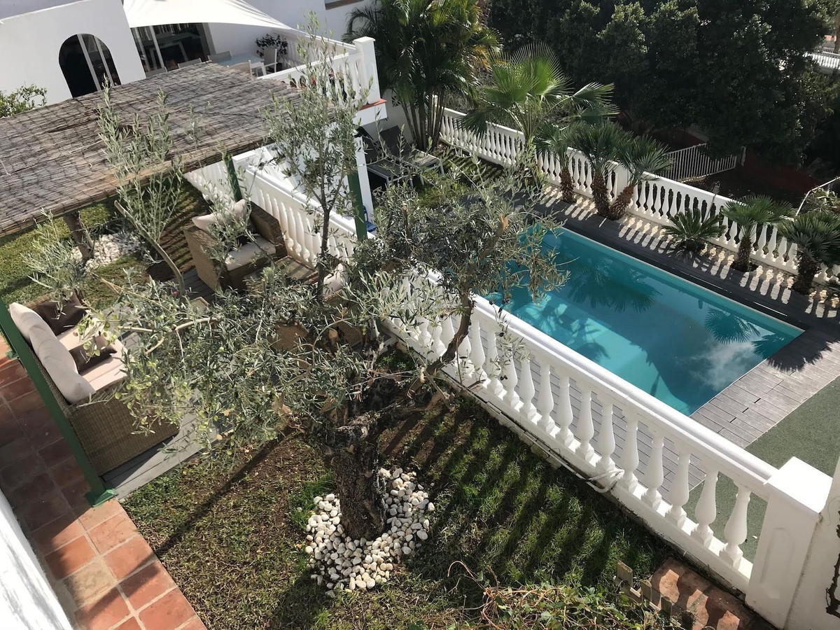 Se vende Villa - Chalet de 6 dormitorios en Costa Del Sol, Málaga, España