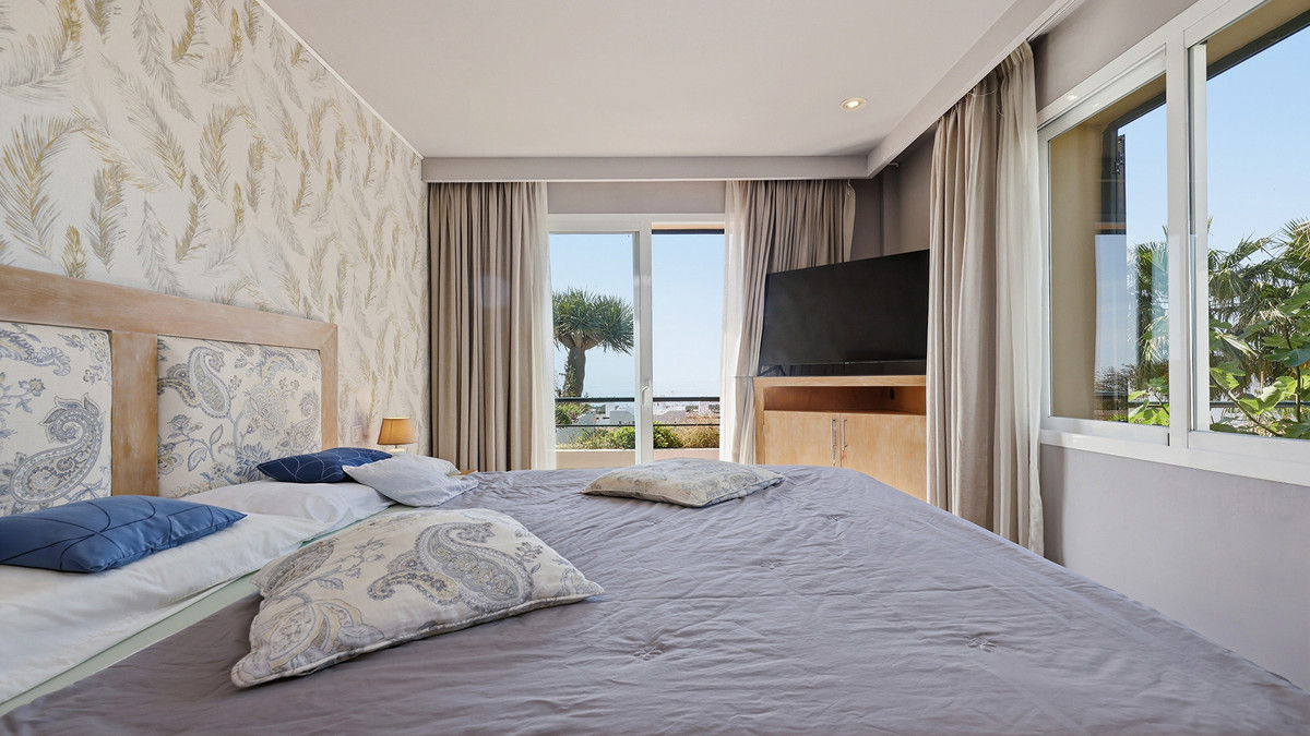 3 Bed Apartment for sale in Doña Julia Costa Del Sol, Málaga, Spain