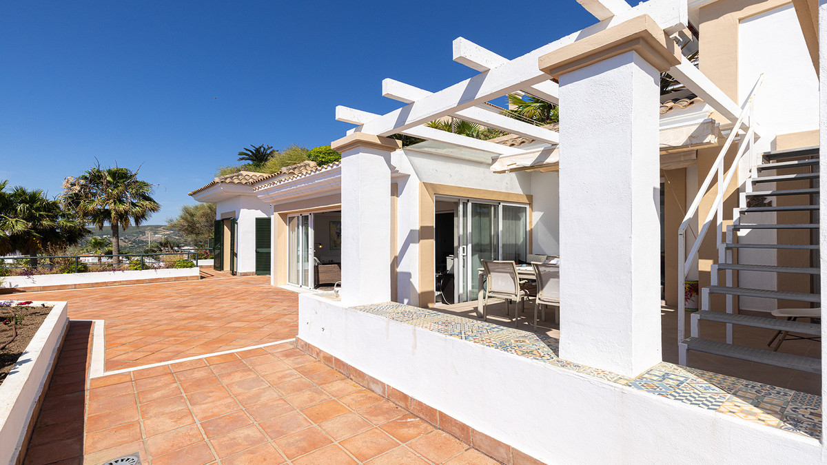 3 Bed Apartment for sale in Doña Julia Costa Del Sol, Málaga, Spain