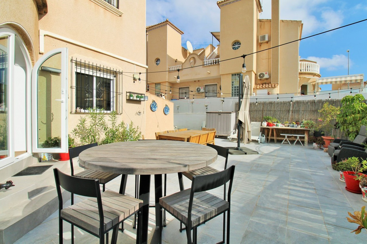 Se vende Adosada de 2 dormitorios en Costa Blanca, Alicante, España