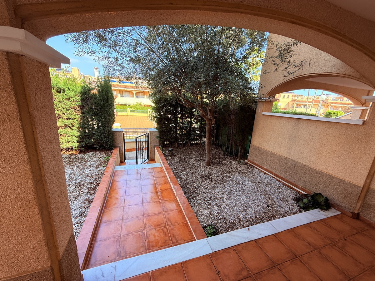 Se vende Adosada de 3 dormitorios en Costa Blanca, Alicante, España
