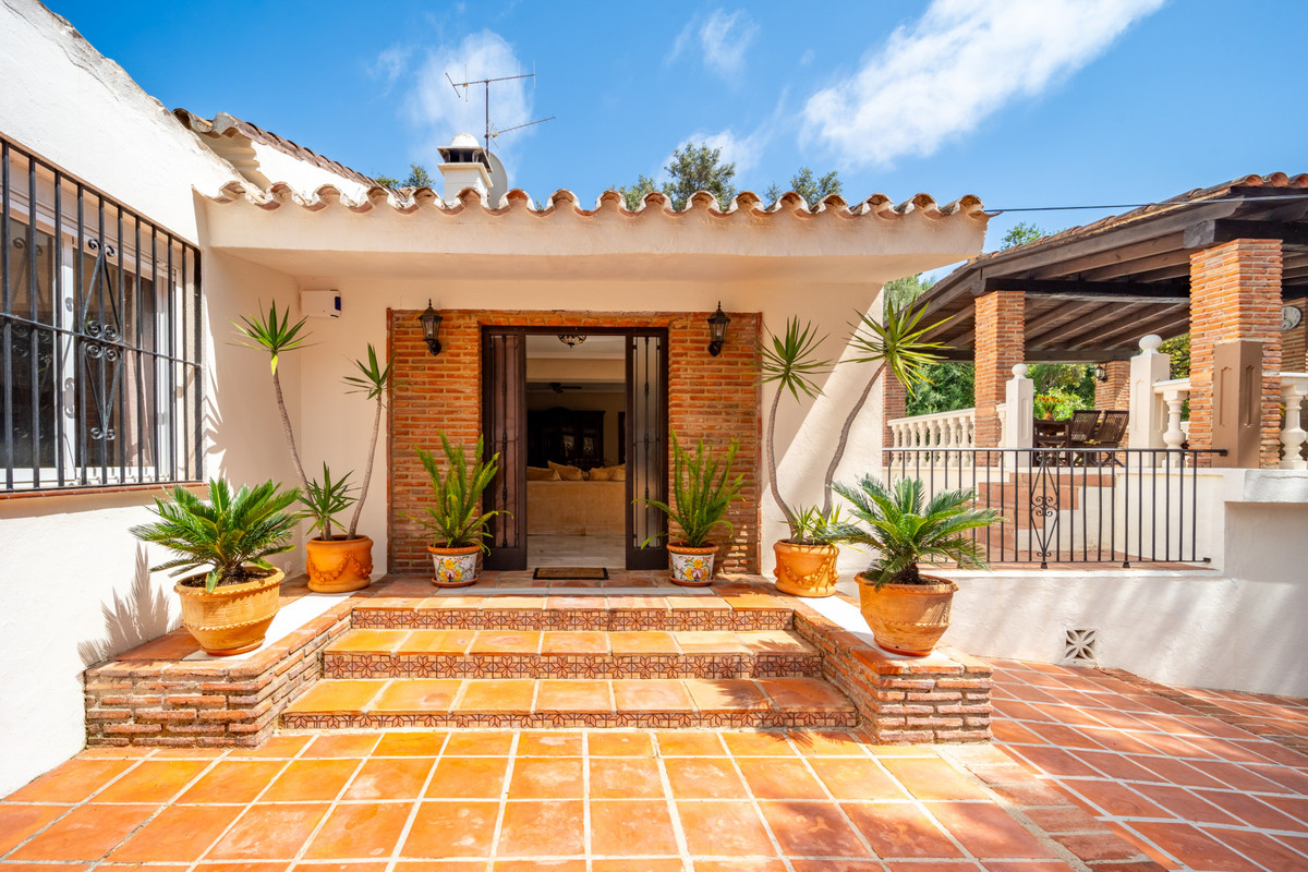 4 Bed Townhouse for sale in El Rosario Costa Del Sol, Málaga, Spain