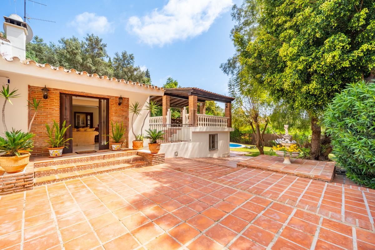 4 Bed Townhouse for sale in El Rosario Costa Del Sol, Málaga, Spain