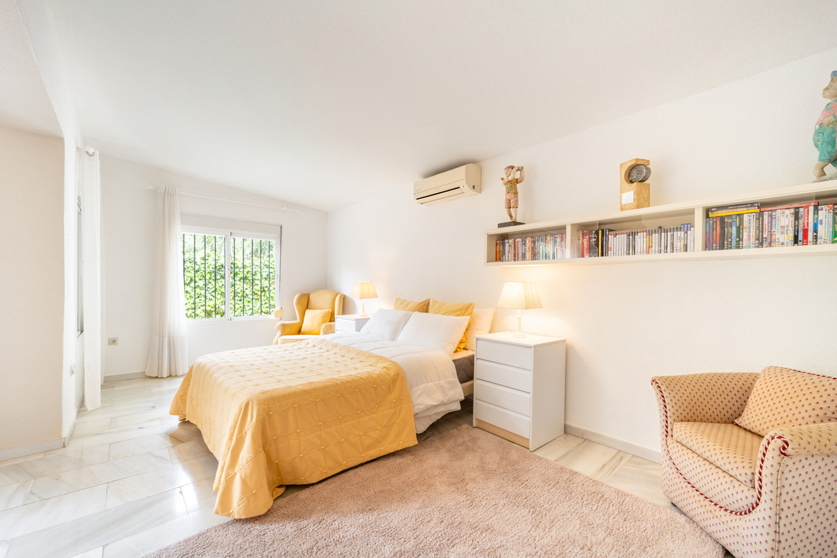 4 Bed Townhouse for sale in El Rosario Costa Del Sol, Málaga, Spain
