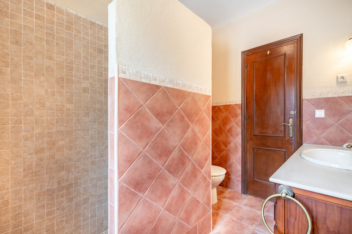 4 Bed Townhouse for sale in El Rosario Costa Del Sol, Málaga, Spain