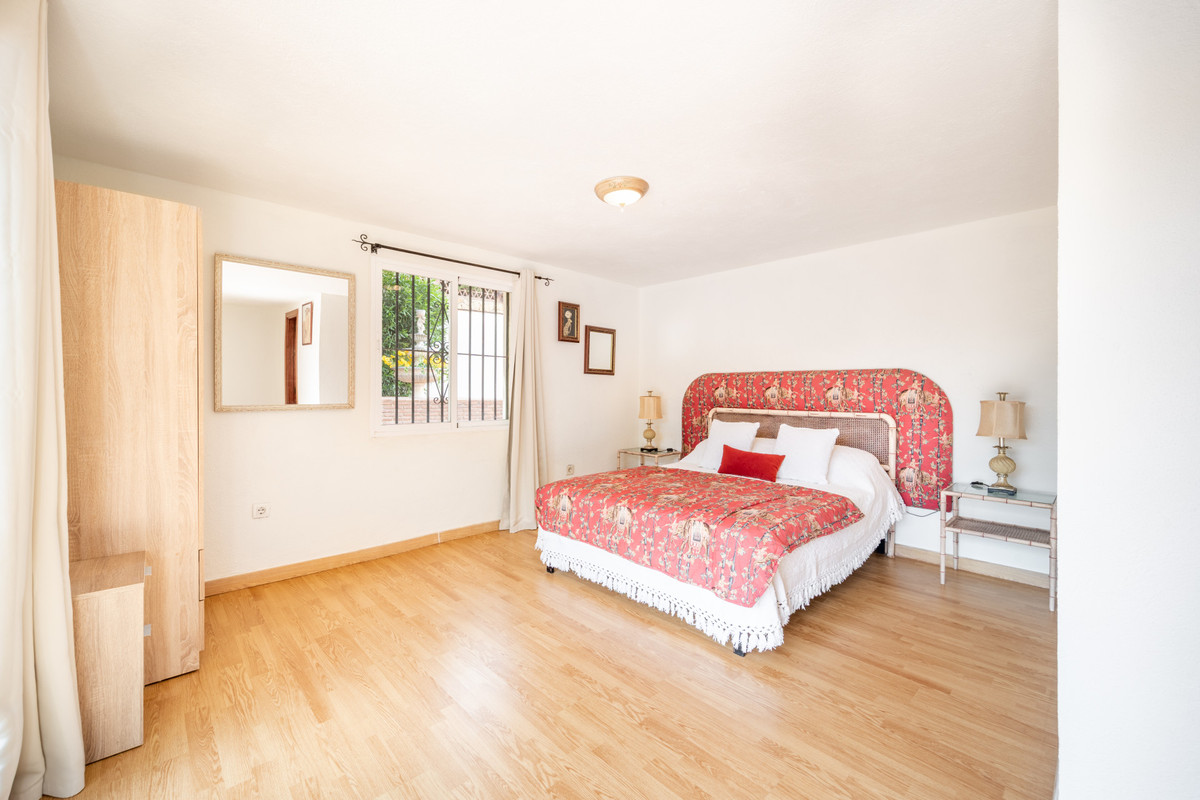 4 Bed Townhouse for sale in El Rosario Costa Del Sol, Málaga, Spain