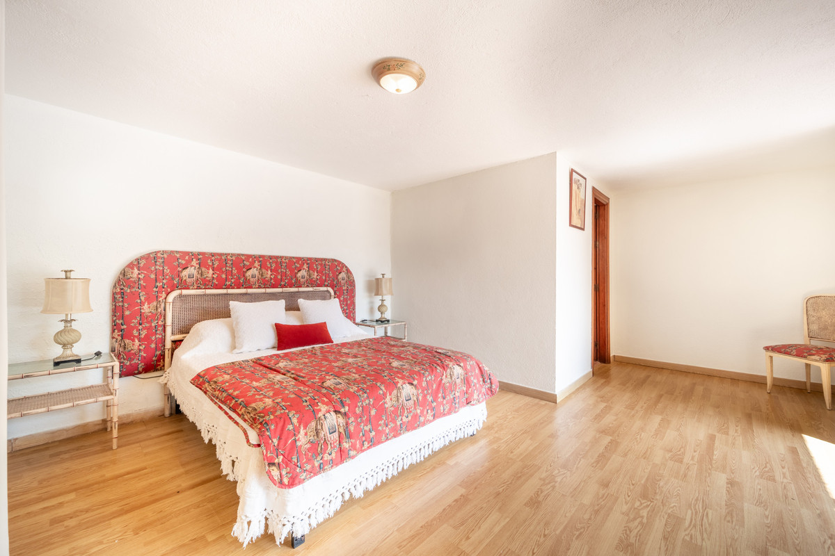 4 Bed Townhouse for sale in El Rosario Costa Del Sol, Málaga, Spain