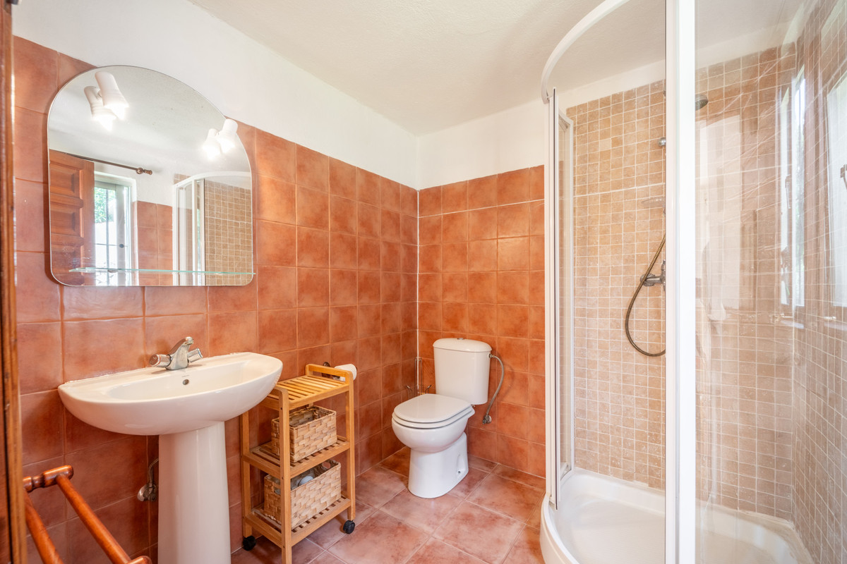 4 Bed Townhouse for sale in El Rosario Costa Del Sol, Málaga, Spain