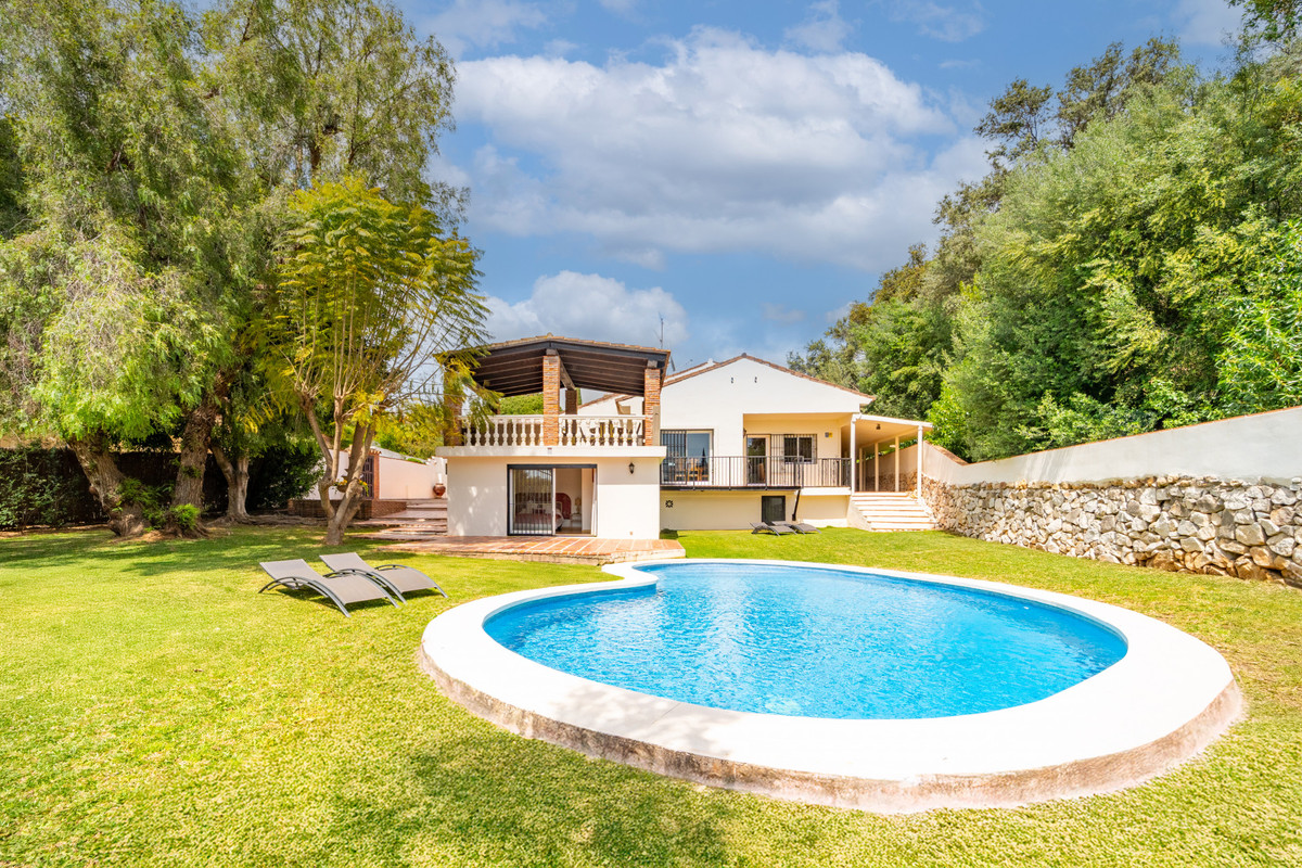 4 Bed Townhouse for sale in El Rosario Costa Del Sol, Málaga, Spain