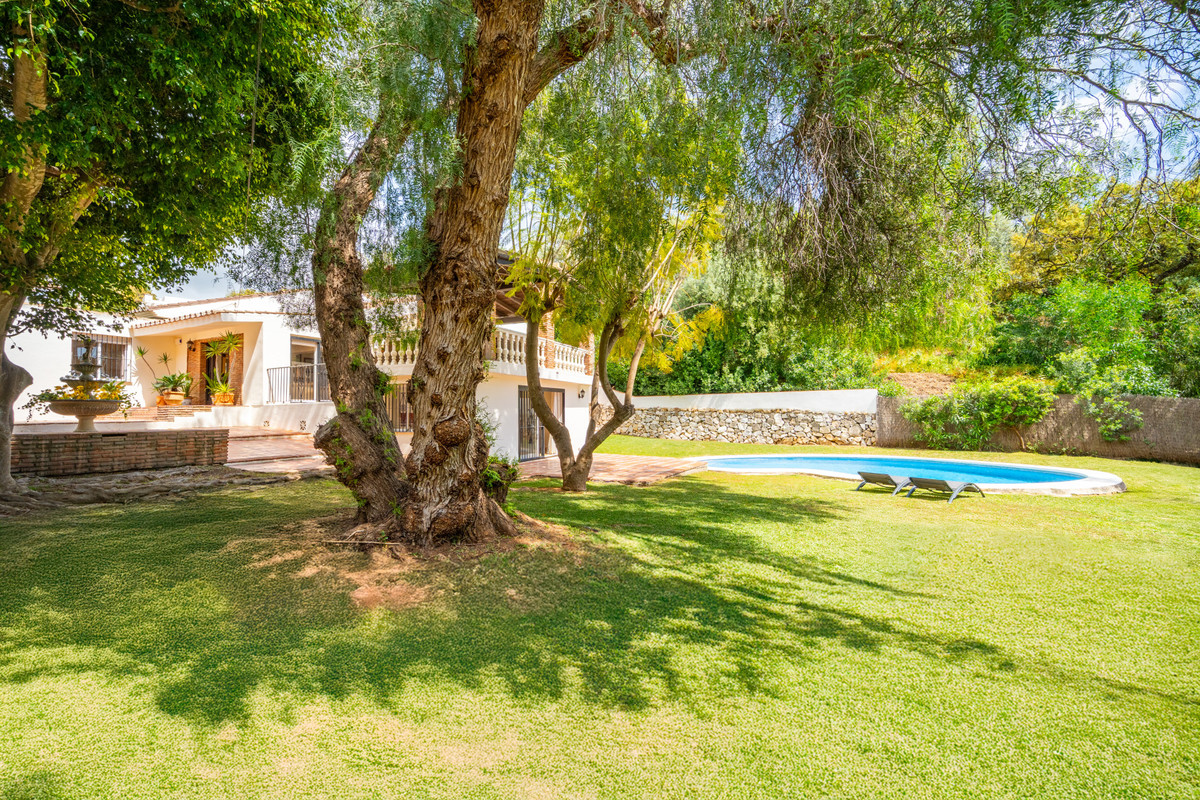 4 Bed Townhouse for sale in El Rosario Costa Del Sol, Málaga, Spain