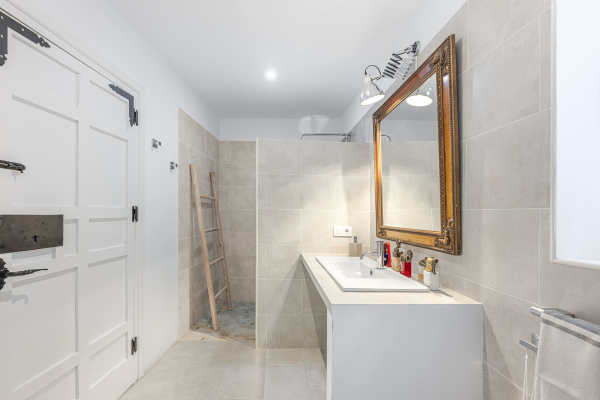 6 Bed Townhouse for sale in Sotogrande Alto Costa Del Sol, Cádiz, Spain