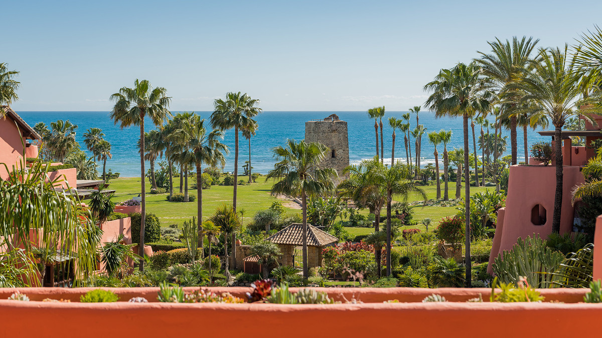 3 Bed Apartment for sale in Estepona Costa Del Sol, Málaga, Spain