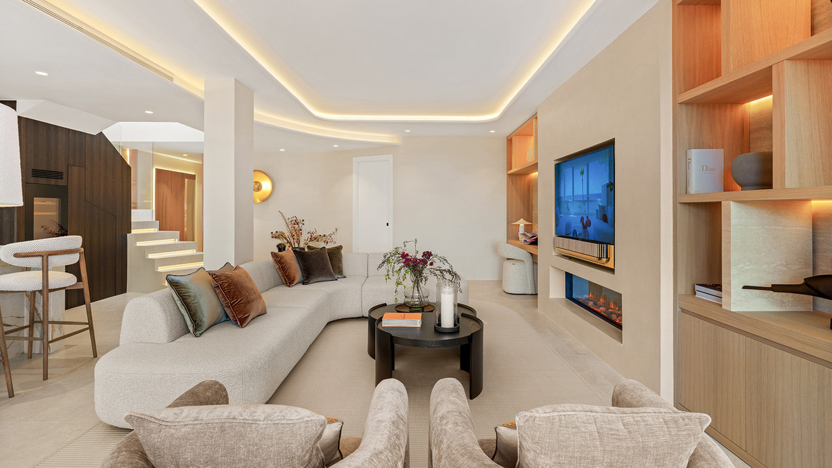 3 Bed Apartment for sale in Estepona Costa Del Sol, Málaga, Spain