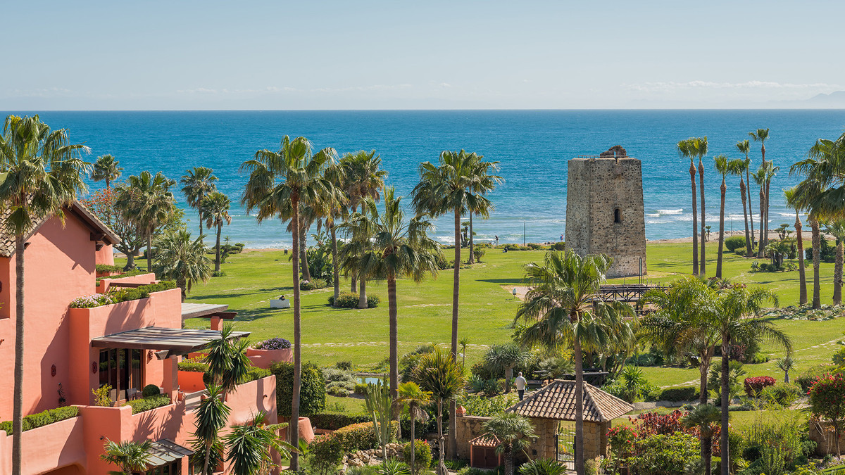 3 Bed Apartment for sale in Estepona Costa Del Sol, Málaga, Spain