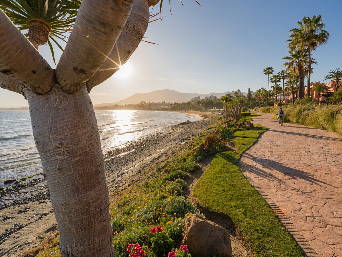 3 Bed Apartment for sale in Estepona Costa Del Sol, Málaga, Spain