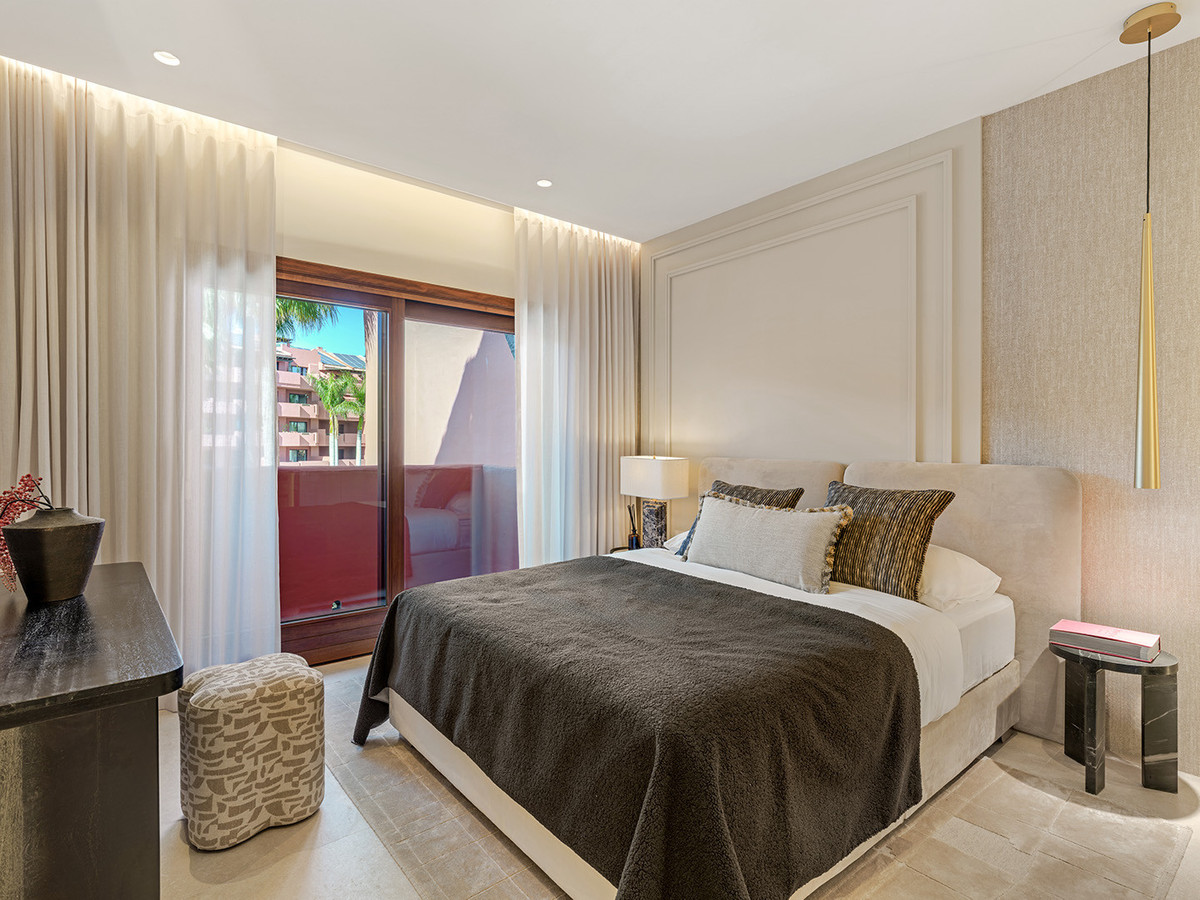 3 Bed Apartment for sale in Estepona Costa Del Sol, Málaga, Spain
