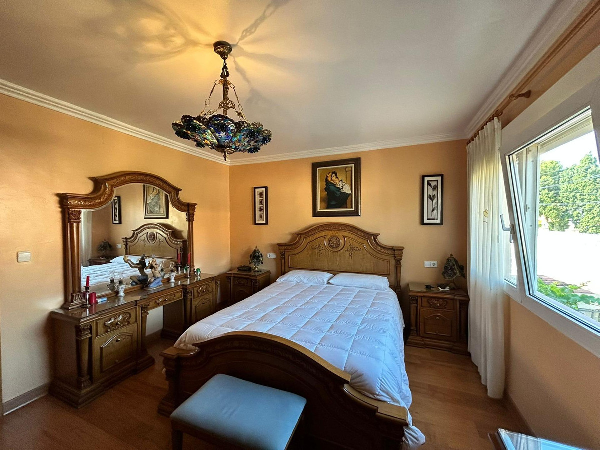 Se vende Bungalow de 4 dormitorios en Costa Blanca, Alicante, España