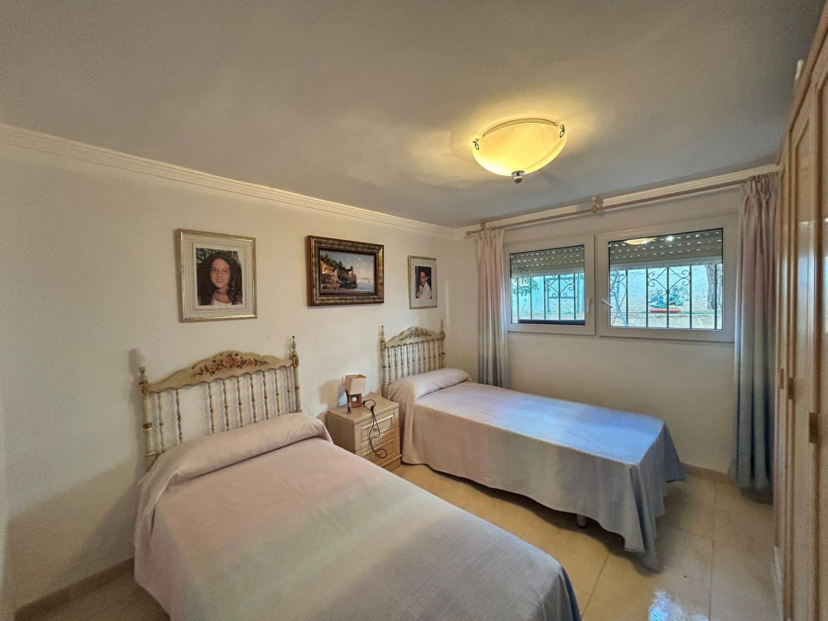 Se vende Bungalow de 4 dormitorios en Costa Blanca, Alicante, España