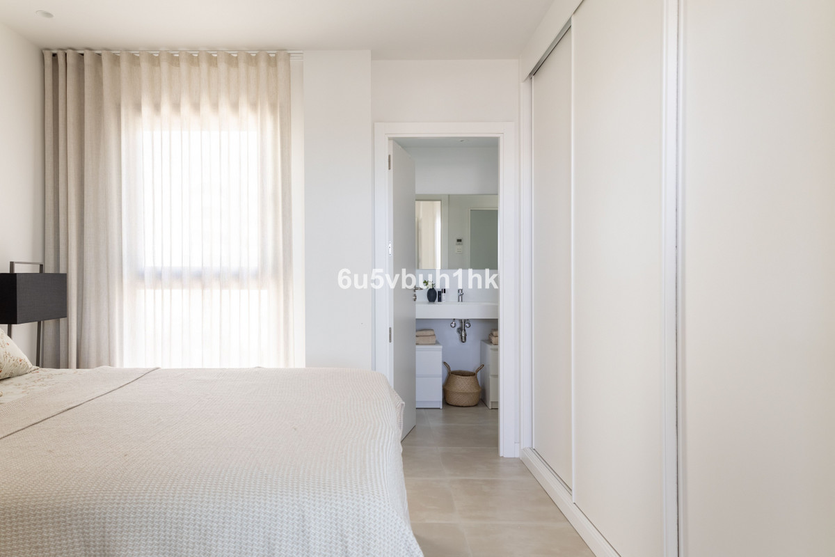 2 Bed Apartment for sale in Fuengirola Costa Del Sol, Málaga, Spain