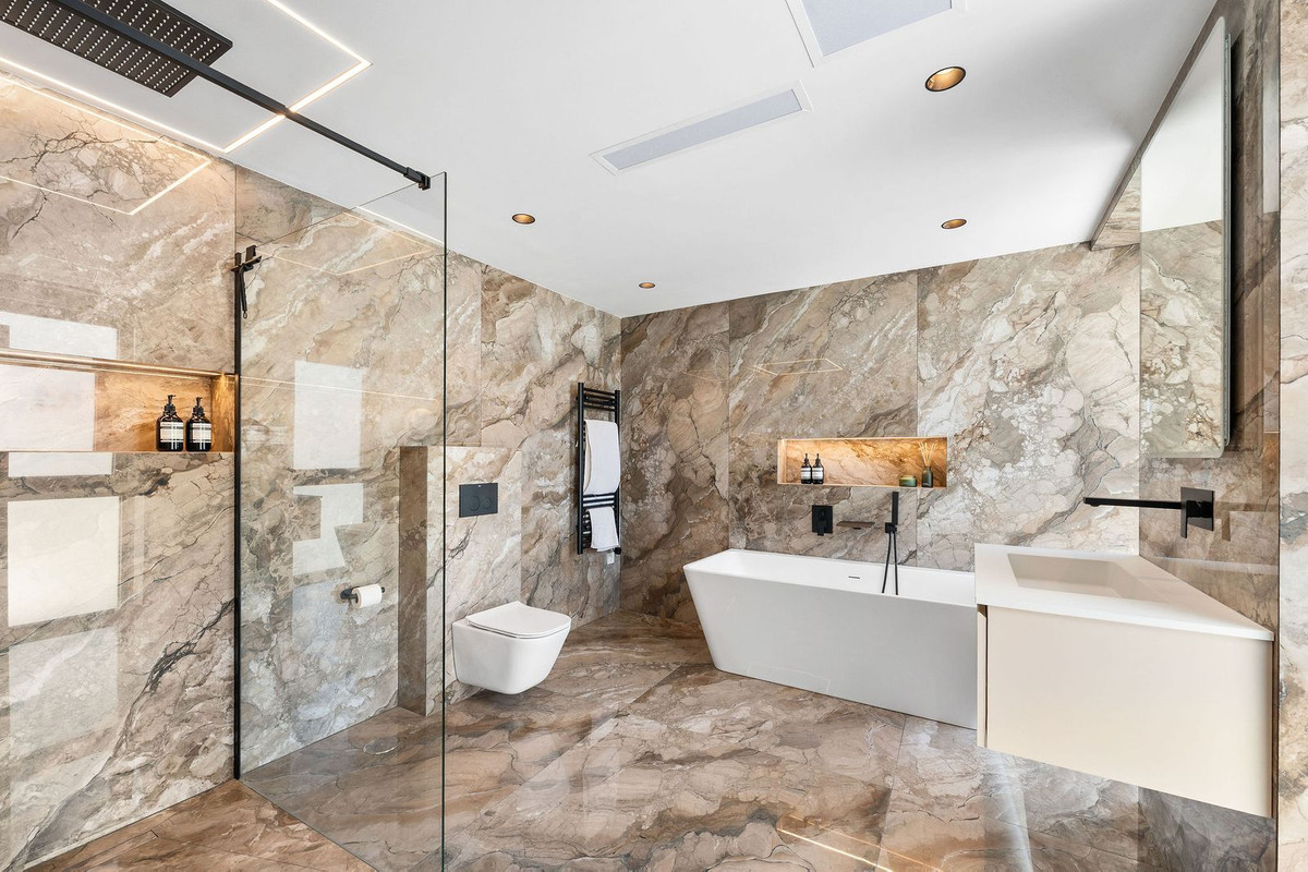 Se vende Villa - Chalet de 6 dormitorios en Costa Del Sol, Málaga, España