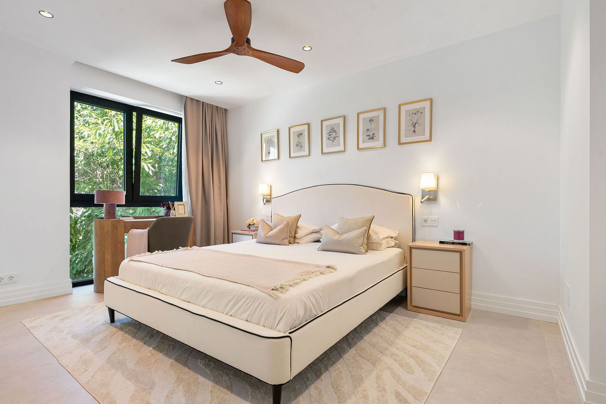 Se vende Villa - Chalet de 6 dormitorios en Costa Del Sol, Málaga, España