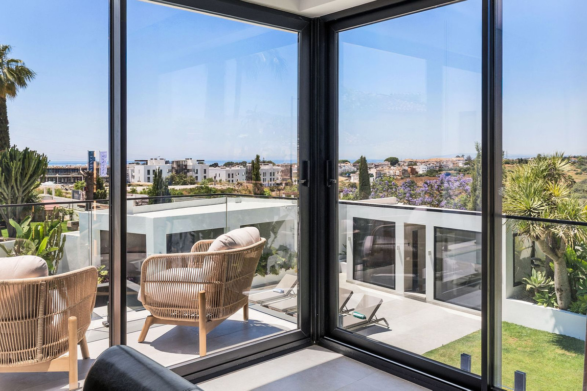 Se vende Villa - Chalet de 6 dormitorios en Costa Del Sol, Málaga, España