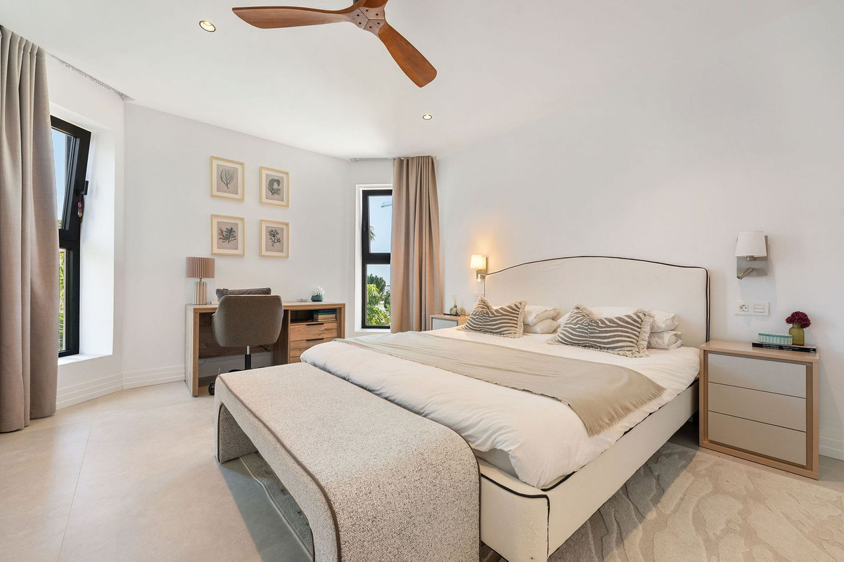 Se vende Villa - Chalet de 6 dormitorios en Costa Del Sol, Málaga, España