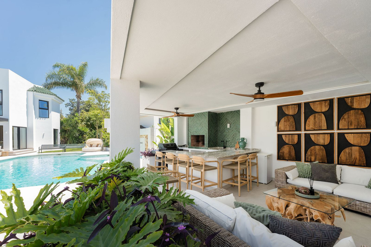 Se vende Villa - Chalet de 6 dormitorios en Costa Del Sol, Málaga, España