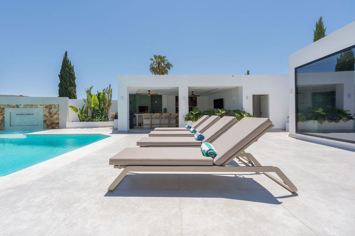 Se vende Villa - Chalet de 6 dormitorios en Costa Del Sol, Málaga, España