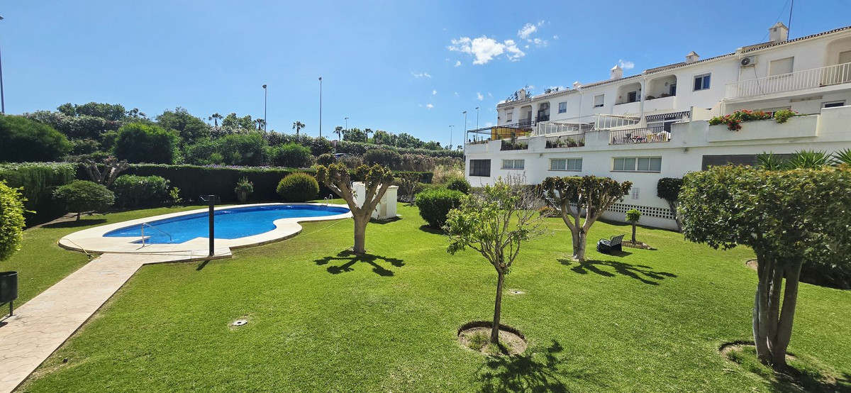 Se vende Apartamento Planta Baja de 4 dormitorios en Costa Del Sol, Málaga, España