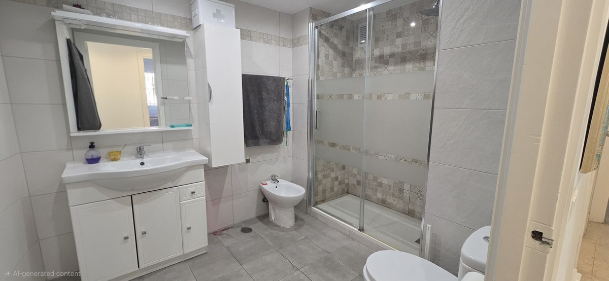 Se vende Apartamento Planta Baja de 4 dormitorios en Costa Del Sol, Málaga, España